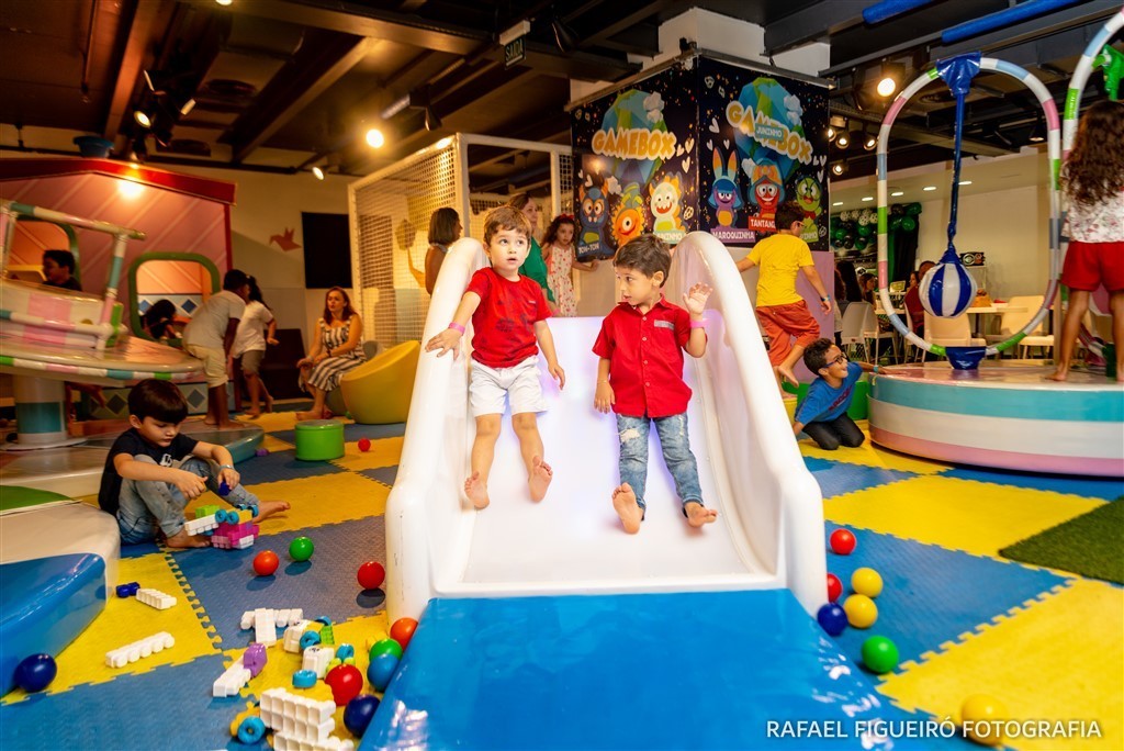 criança brincando game box shopping tacaruna rafael figueiro fotografia infantil kids recife pe olinda