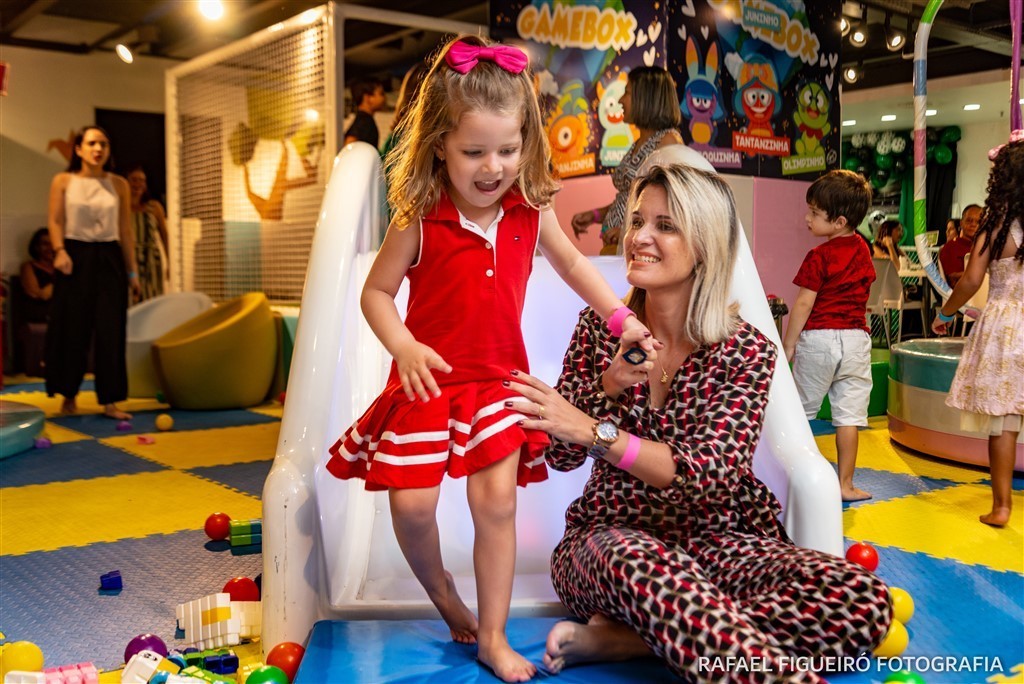 criança brincando game box shopping tacaruna rafael figueiro fotografia infantil kids recife pe olinda