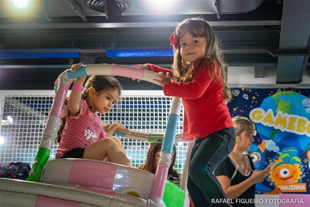 criança brincando game box shopping tacaruna rafael figueiro fotografia infantil kids recife pe olinda equilibrio sorriso