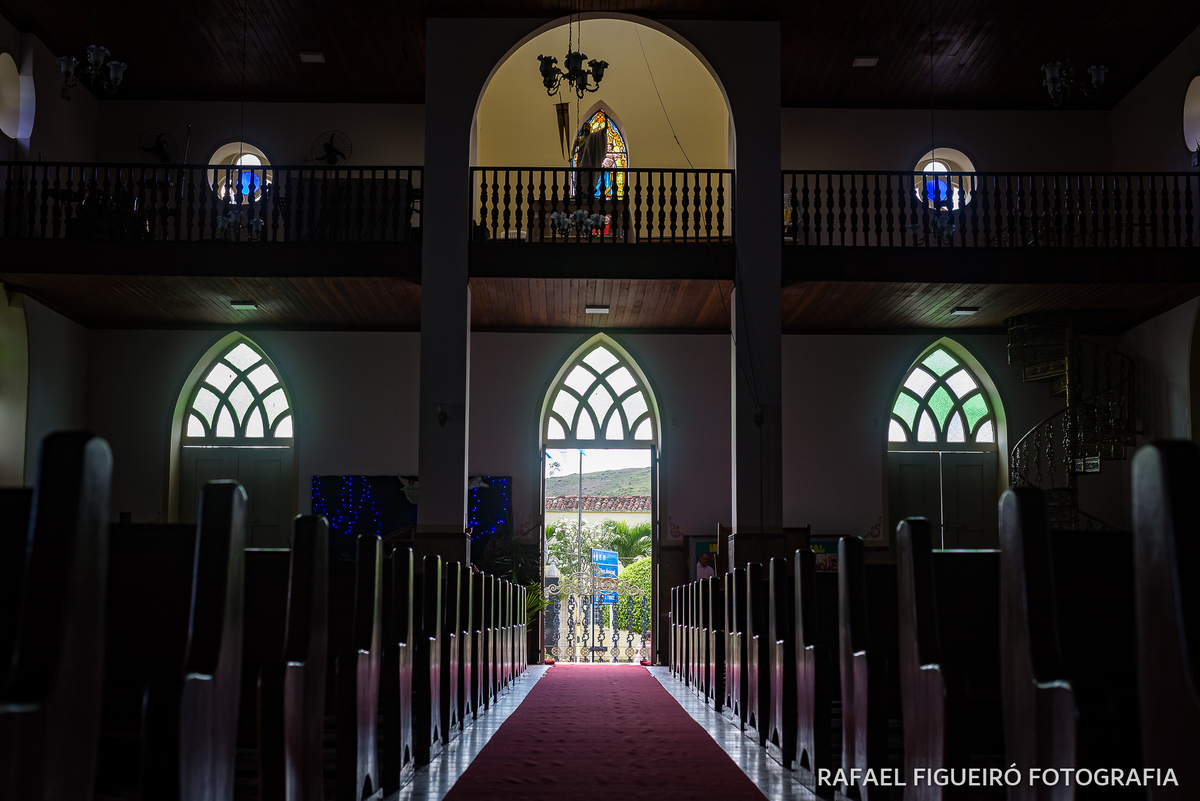 Igreja escuro matriz macaparana-pe vitrais