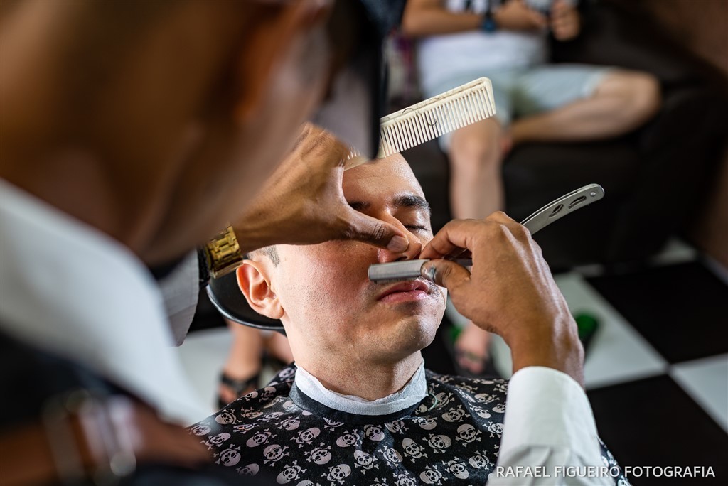Binha Barber Shop noivo pano caveirinhas preto e branco masculino barbearia gilete barbeador navalha