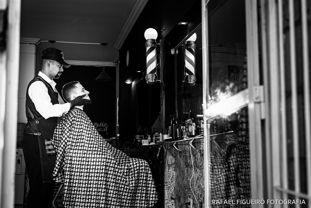 Binha Barber Shop noivo pano caveirinhas preto e branco masculino barbearia spray molhado molhando corte de cabelo barba