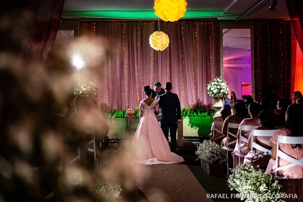 cerimonia religiosa bela casa recepçoes jaboatao dos guararapes luz contra luz lustres