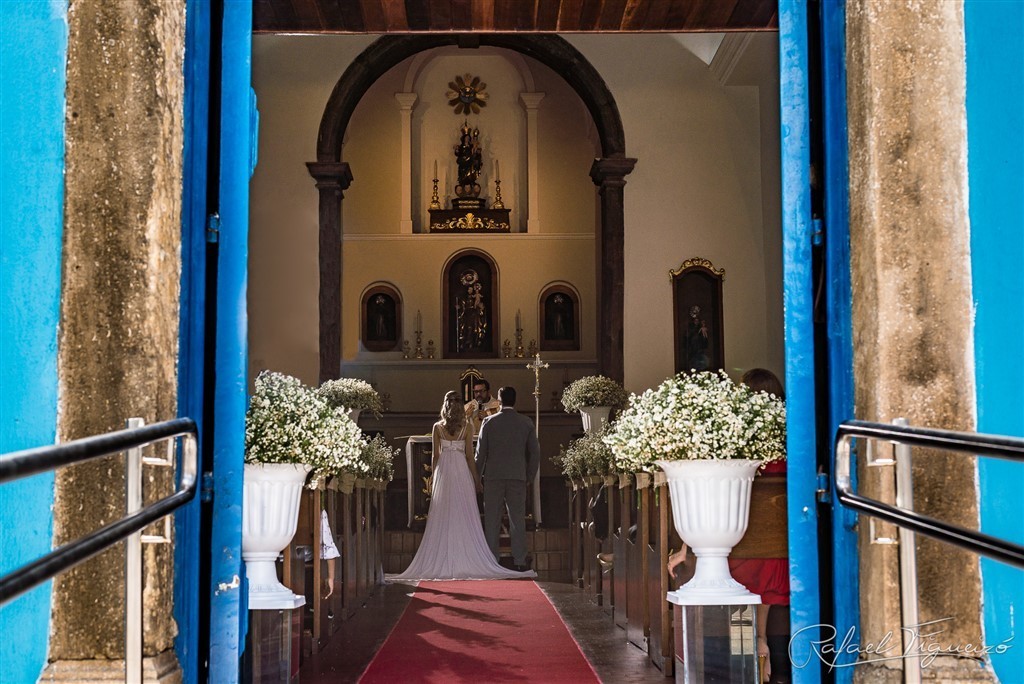 casamento igreja nossa senhora de boa viagem melhor fotógrafo de casamento recife rafael figueiró cerimônia religiosa porta caravaggio 
