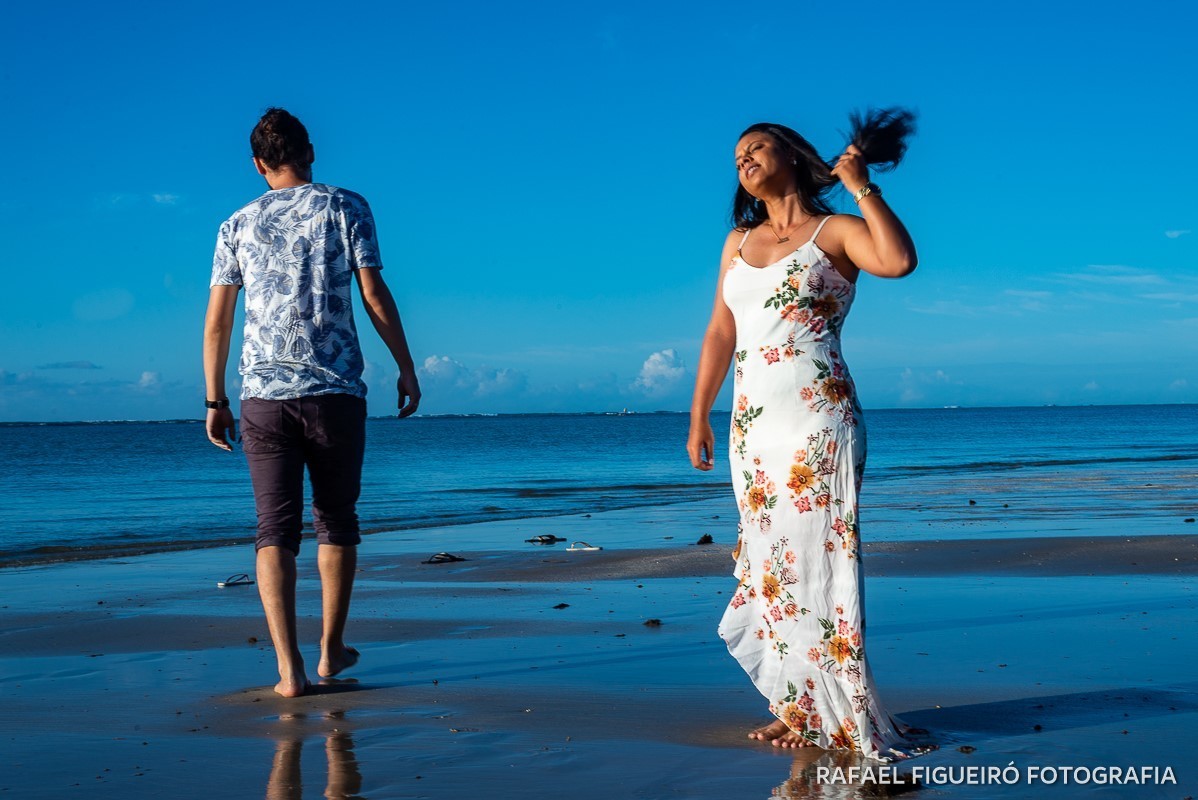 Ensaio Pre-Wedding do simpático casal Duda e Lucas, realizado na Praia de Tamandaré-PE Sul de Pernambuco, pelas redondezas da Igreja de São Perdo. casal despojado 