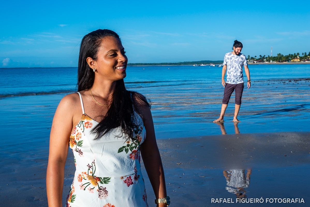 Ensaio Pre-Wedding do simpático casal Duda e Lucas, realizado na Praia de Tamandaré-PE Sul de Pernambuco, pelas redondezas da Igreja de São Perdo. casal feliz soriso