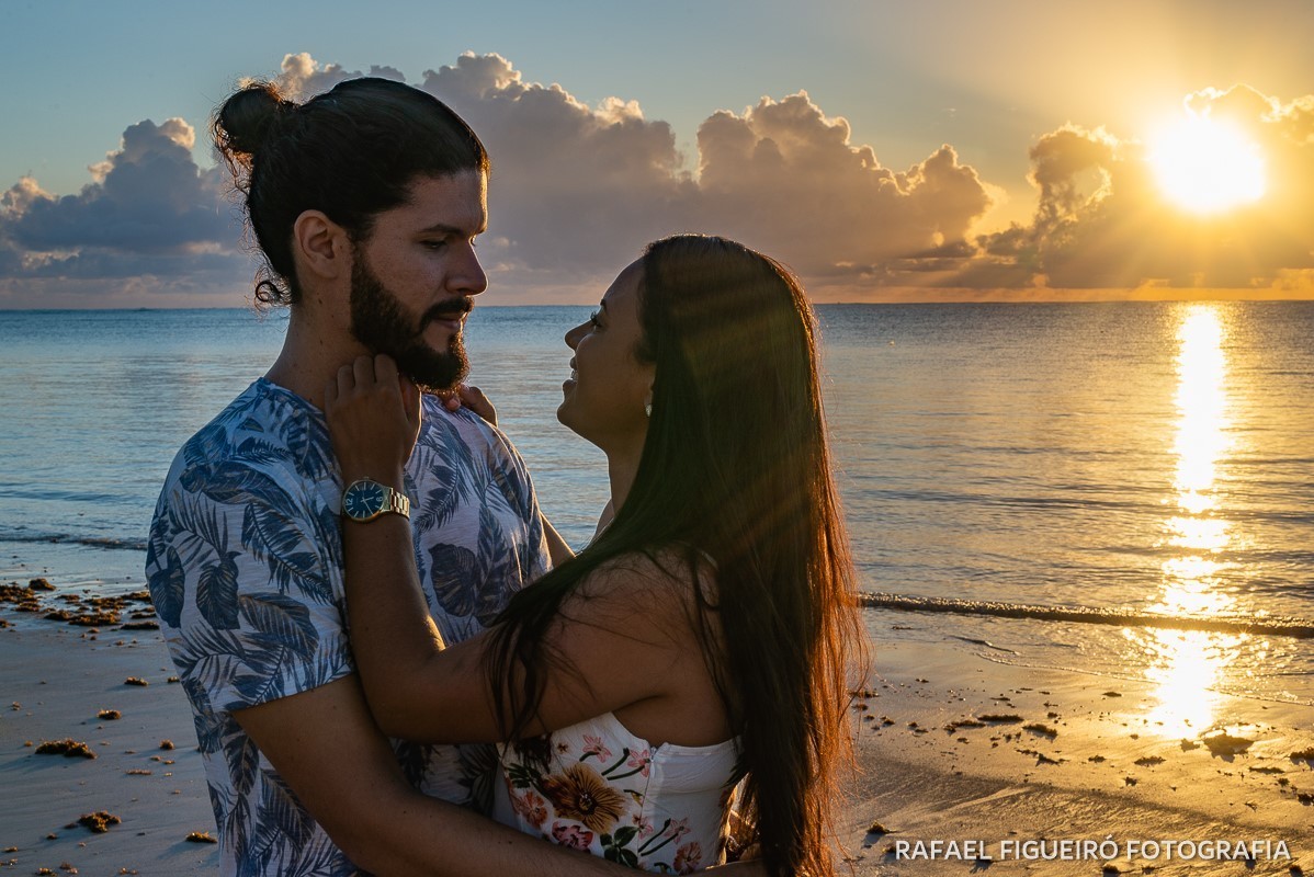 Ensaio Pre-Wedding do simpático casal Duda e Lucas, realizado na Praia de Tamandaré-PE Sul de Pernambuco, pelas redondezas da Igreja de São Perdo casal nascer do sol