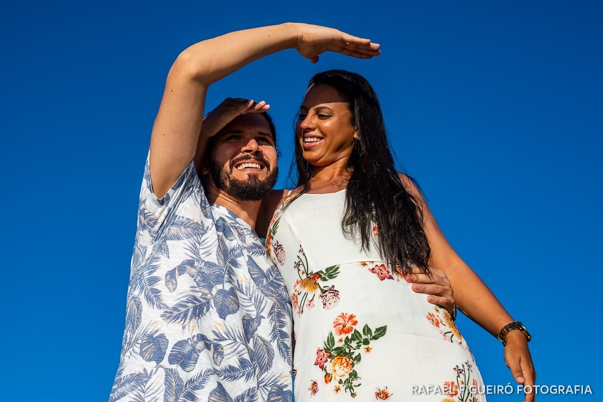Ensaio Pre-Wedding do simpático casal Duda e Lucas, realizado na Praia de Tamandaré-PE Sul de Pernambuco, pelas redondezas da Igreja de São Perdo.sol ofuscante ofuscando contra luz encandeando óculos de sol