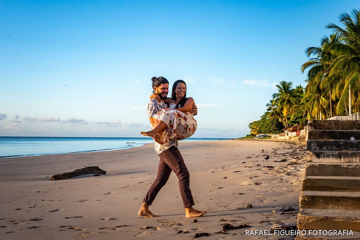 Ensaio Pre-Wedding do simpático casal Duda e Lucas, realizado na Praia de Tamandaré-PE Sul de Pernambuco, pelas redondezas da Igreja de São Perdo casal colo