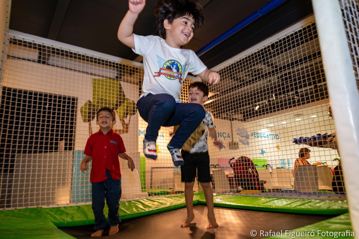 pulando pula pula cama elástica festa infantil sonic game box shopping tacaruna fotografo de festa infantil kids alegria aniversario