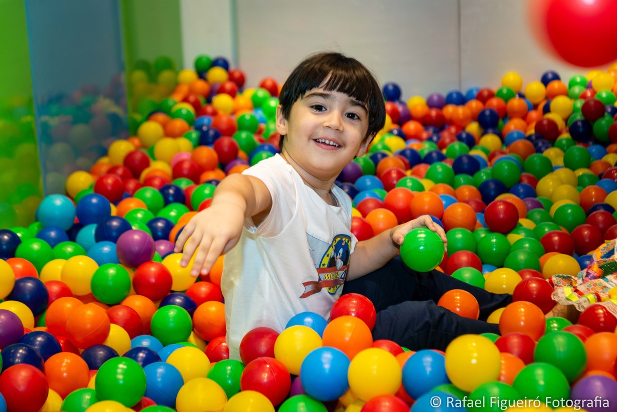 festa infantil sonic game box shopping tacaruna fotografo de festa infantil kids alegria aniversario jogando bolinha colorida piscina de bolinhas 