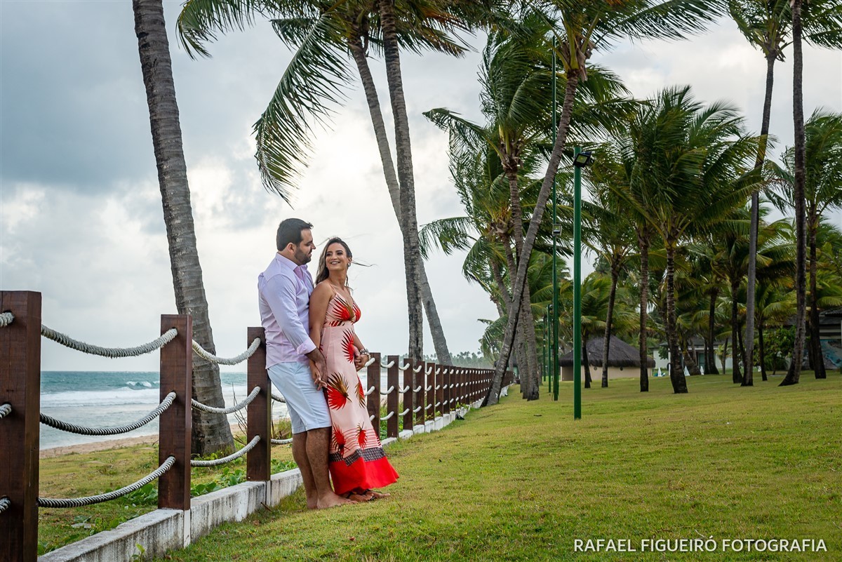 Ensaio Pre-Wedding do casal Mariana e Bruno, na praia de Muro-Alto em Pernambuco