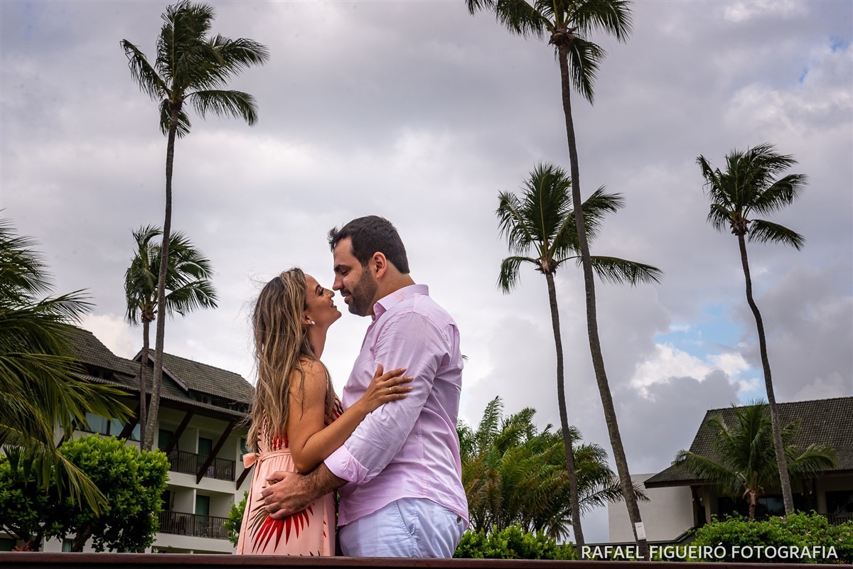 Ensaio Pre-Wedding do casal Mariana e Bruno, na praia de Muro-Alto em Pernambuco
