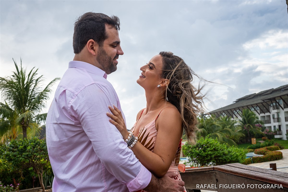 Ensaio Pre-Wedding do casal Mariana e Bruno, na praia de Muro-Alto em Pernambuco