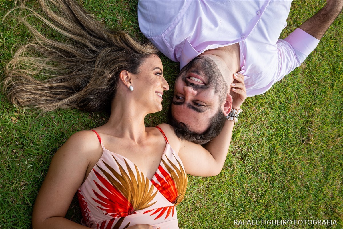 Ensaio Pre-Wedding do casal Mariana e Bruno, na praia de Muro-Alto em Pernambuco
