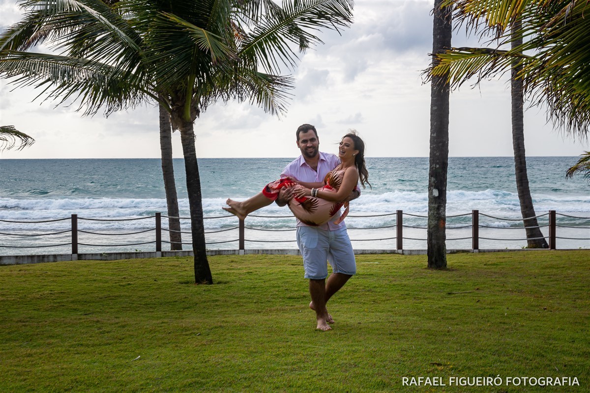 Ensaio Pre-Wedding do casal Mariana e Bruno, na praia de Muro-Alto em Pernambuco