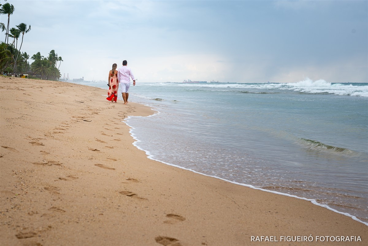 Ensaio Pre-Wedding do casal Mariana e Bruno, na praia de Muro-Alto em Pernambuco