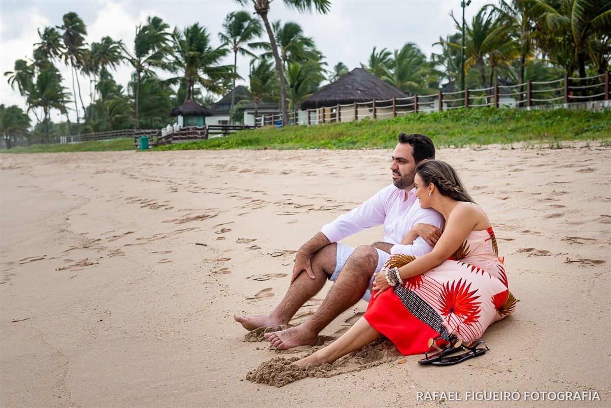 Ensaio Pre-Wedding do casal Mariana e Bruno, na praia de Muro-Alto em Pernambuco
