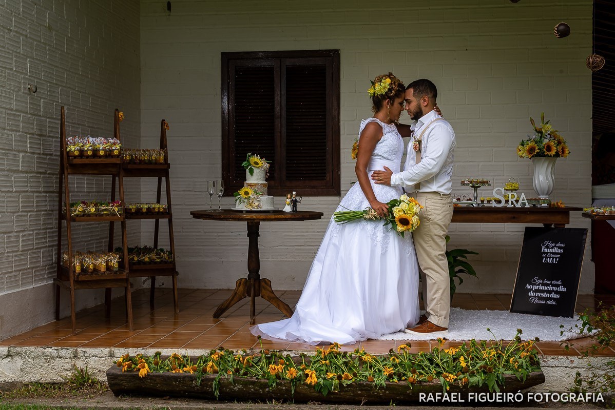 Casamento ao ar livre realizado na Chácara Brunelli em Aldeia dos Camarás-PE, com uma cerimonia emocionante, celebrada pelo Jadson Henrique fotografo casamentos rafael figueiró recife pernambuco rio de janeiro jeri jericoacoara fortaleza ceará