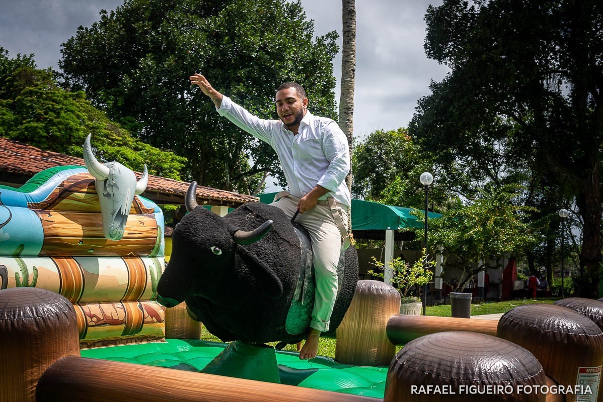 Casamento ao ar livre realizado na Chácara Brunelli em Aldeia dos Camarás-PE, com uma cerimonia emocionante, celebrada pelo Jadson Henrique fotografo casamentos rafael figueiró recife pernambuco rio de janeiro jeri jericoacoara fortaleza ceará