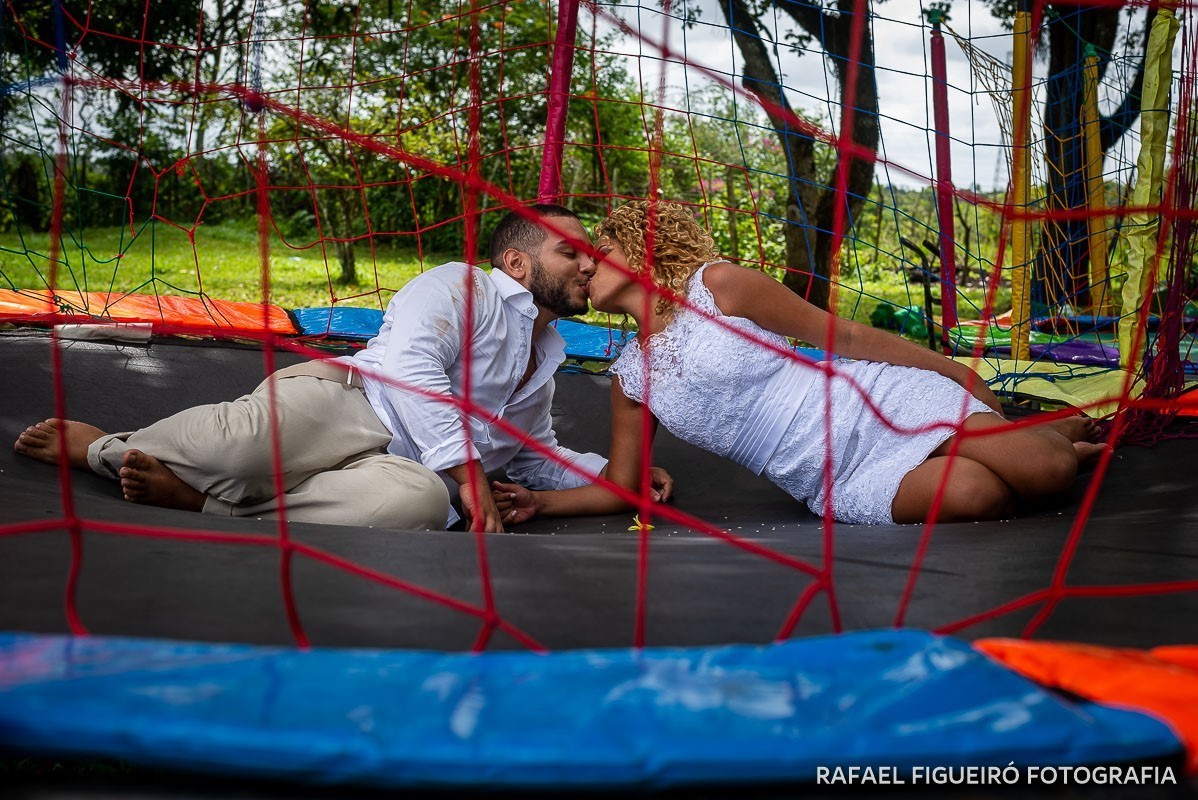 Casamento ao ar livre realizado na Chácara Brunelli em Aldeia dos Camarás-PE, com uma cerimonia emocionante, celebrada pelo Jadson Henrique fotografo casamentos rafael figueiró recife pernambuco rio de janeiro jeri jericoacoara fortaleza ceará