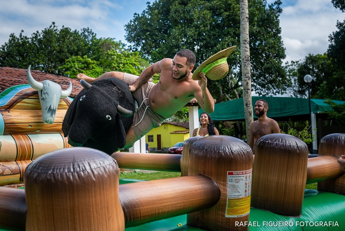 Casamento ao ar livre realizado na Chácara Brunelli em Aldeia dos Camarás-PE, com uma cerimonia emocionante, celebrada pelo Jadson Henrique fotografo casamentos rafael figueiró recife pernambuco rio de janeiro jeri jericoacoara fortaleza ceará