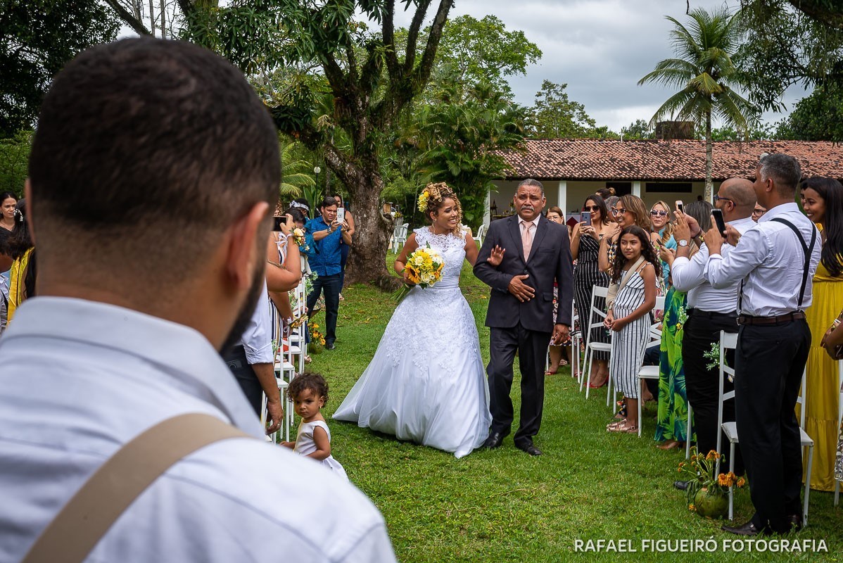 Casamento ao ar livre realizado na Chácara Brunelli em Aldeia dos Camarás-PE, com uma cerimonia emocionante, celebrada pelo Jadson Henrique fotografo casamentos rafael figueiró recife pernambuco rio de janeiro jeri jericoacoara fortaleza ceará