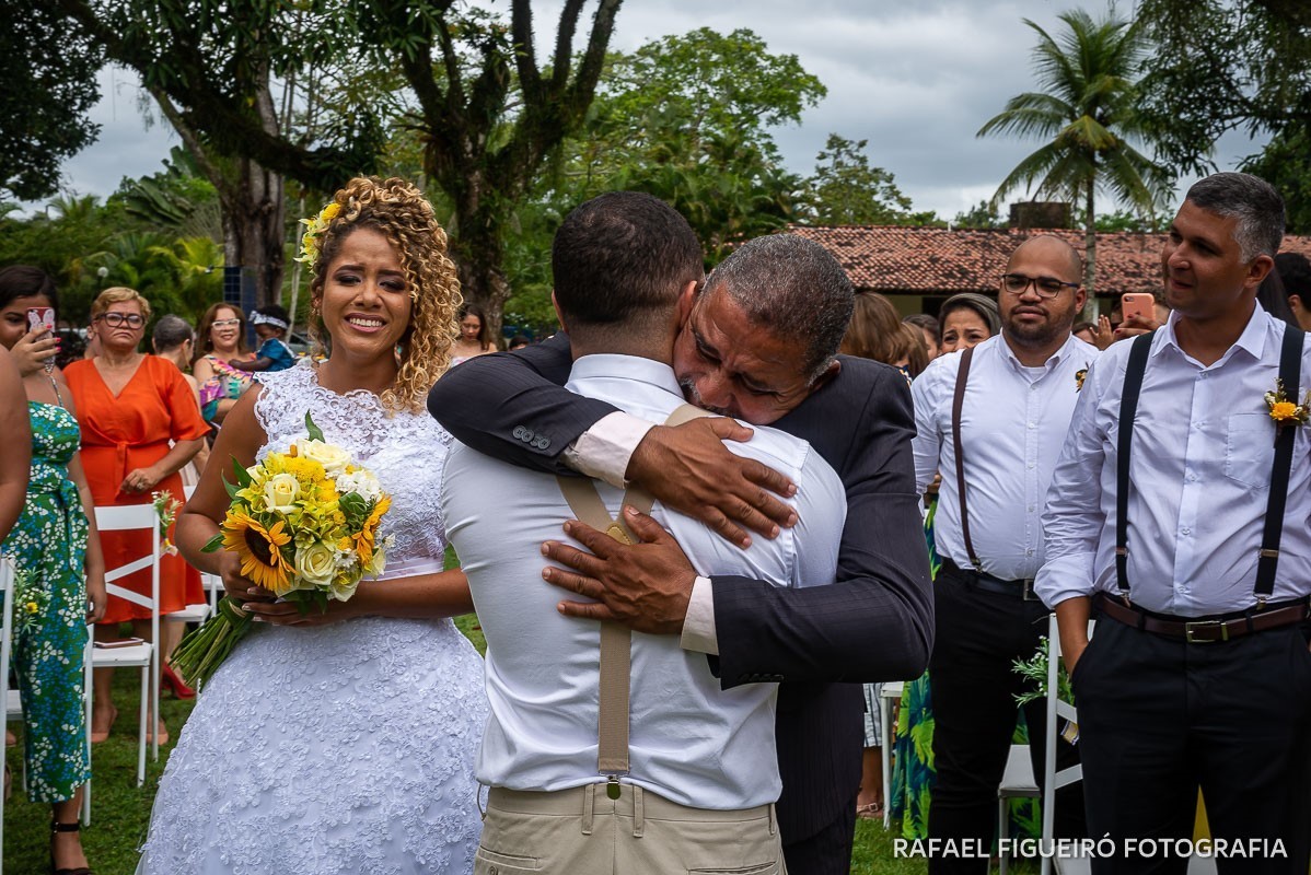 Casamento ao ar livre realizado na Chácara Brunelli em Aldeia dos Camarás-PE, com uma cerimonia emocionante, celebrada pelo Jadson Henrique fotografo casamentos rafael figueiró recife pernambuco rio de janeiro jeri jericoacoara fortaleza ceará