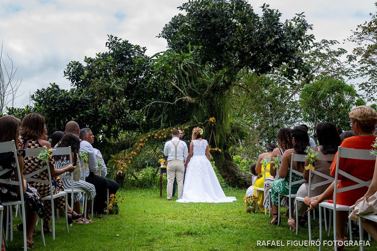 Casamento ao ar livre realizado na Chácara Brunelli em Aldeia dos Camarás-PE, com uma cerimonia emocionante, celebrada pelo Jadson Henrique fotografo casamentos rafael figueiró recife pernambuco rio de janeiro jeri jericoacoara fortaleza ceará