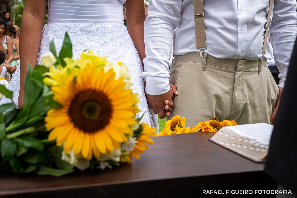 Casamento ao ar livre realizado na Chácara Brunelli em Aldeia dos Camarás-PE, com uma cerimonia emocionante, celebrada pelo Jadson Henrique fotografo casamentos rafael figueiró recife pernambuco rio de janeiro jeri jericoacoara fortaleza ceará