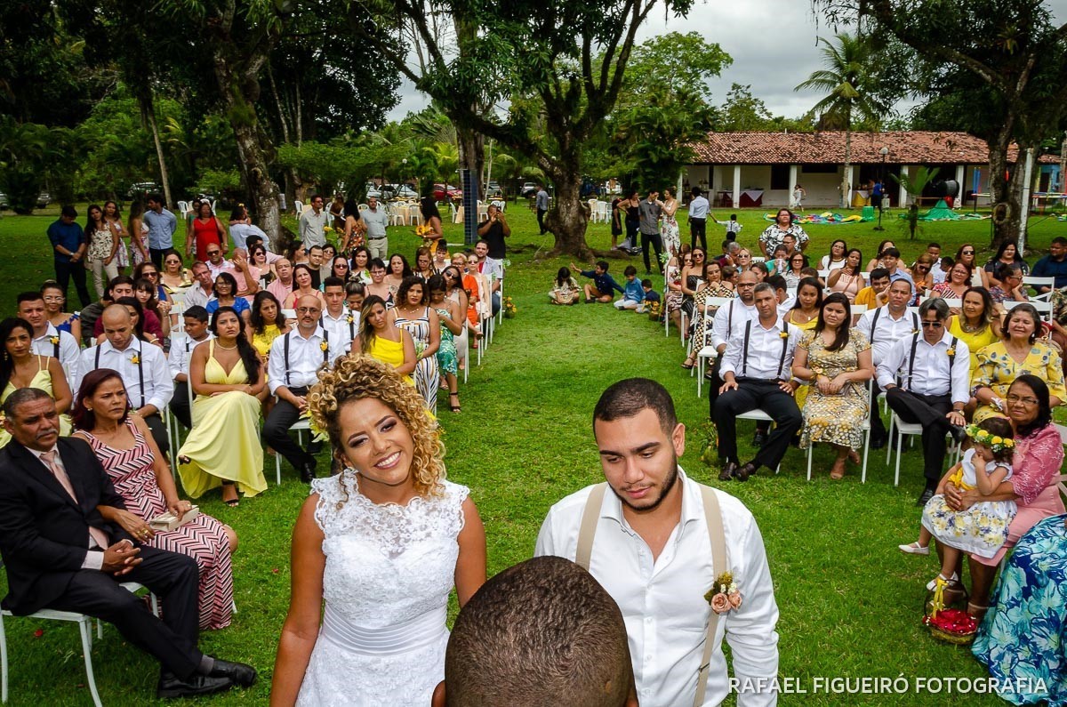 Casamento ao ar livre realizado na Chácara Brunelli em Aldeia dos Camarás-PE, com uma cerimonia emocionante, celebrada pelo Jadson Henrique fotografo casamentos rafael figueiró recife pernambuco rio de janeiro jeri jericoacoara fortaleza ceará