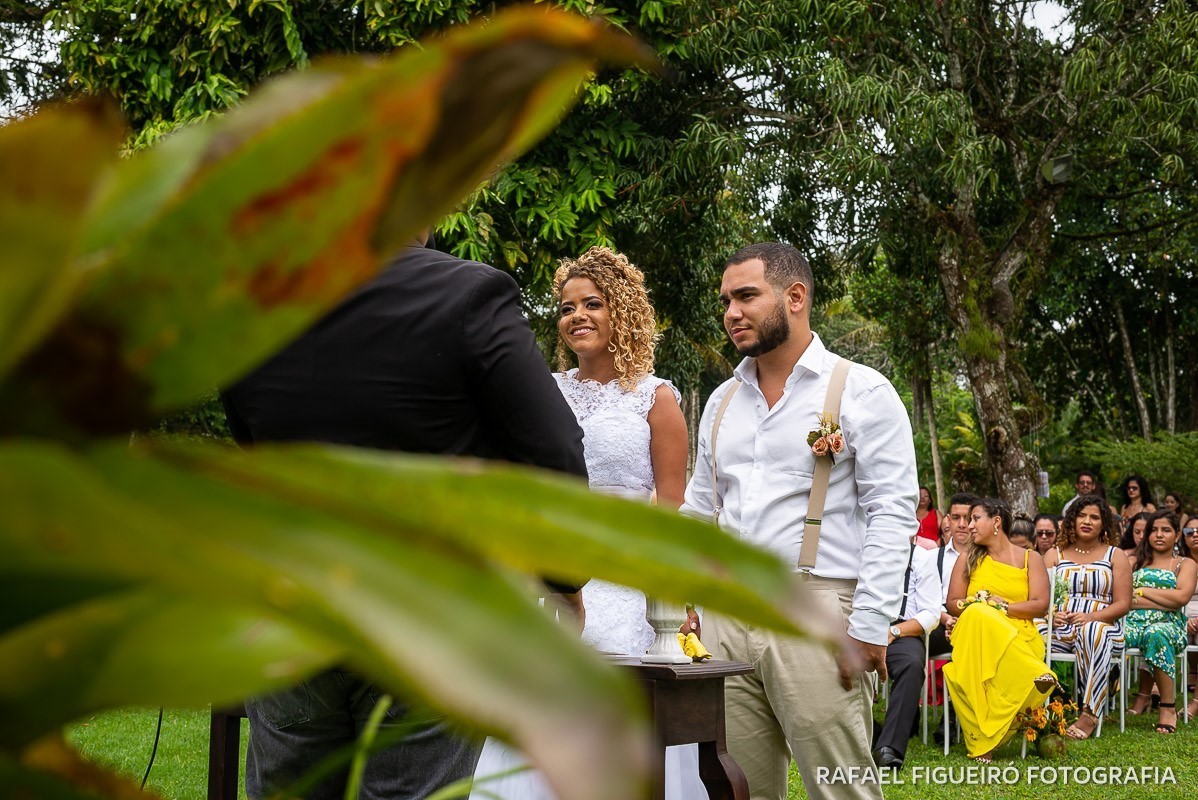 Casamento ao ar livre realizado na Chácara Brunelli em Aldeia dos Camarás-PE, com uma cerimonia emocionante, celebrada pelo Jadson Henrique fotografo casamentos rafael figueiró recife pernambuco rio de janeiro jeri jericoacoara fortaleza ceará