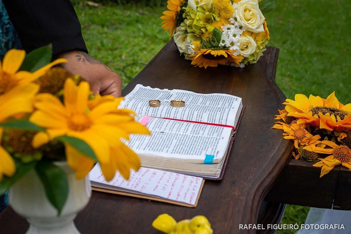 Casamento ao ar livre realizado na Chácara Brunelli em Aldeia dos Camarás-PE, com uma cerimonia emocionante, celebrada pelo Jadson Henrique fotografo casamentos rafael figueiró recife pernambuco rio de janeiro jeri jericoacoara fortaleza ceará