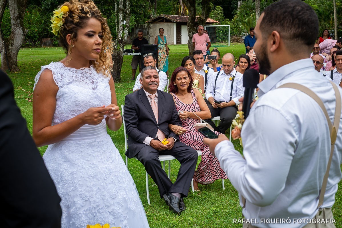 Casamento ao ar livre realizado na Chácara Brunelli em Aldeia dos Camarás-PE, com uma cerimonia emocionante, celebrada pelo Jadson Henrique fotografo casamentos rafael figueiró recife pernambuco rio de janeiro jeri jericoacoara fortaleza ceará