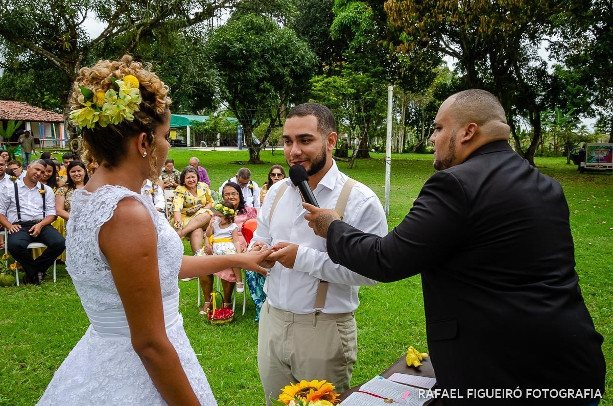 Casamento ao ar livre realizado na Chácara Brunelli em Aldeia dos Camarás-PE, com uma cerimonia emocionante, celebrada pelo Jadson Henrique fotografo casamentos rafael figueiró recife pernambuco rio de janeiro jeri jericoacoara fortaleza ceará