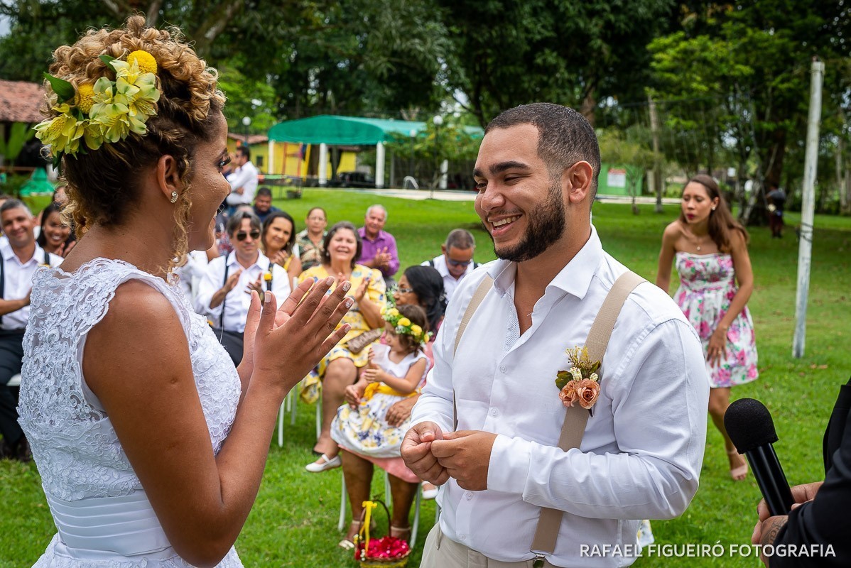 Casamento ao ar livre realizado na Chácara Brunelli em Aldeia dos Camarás-PE, com uma cerimonia emocionante, celebrada pelo Jadson Henrique fotografo casamentos rafael figueiró recife pernambuco rio de janeiro jeri jericoacoara fortaleza ceará