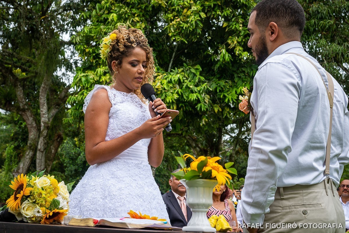 Casamento ao ar livre realizado na Chácara Brunelli em Aldeia dos Camarás-PE, com uma cerimonia emocionante, celebrada pelo Jadson Henrique fotografo casamentos rafael figueiró recife pernambuco rio de janeiro jeri jericoacoara fortaleza ceará