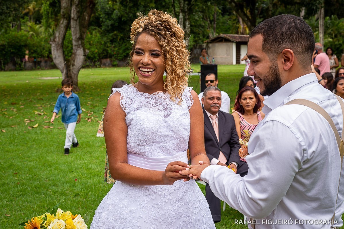 Casamento ao ar livre realizado na Chácara Brunelli em Aldeia dos Camarás-PE, com uma cerimonia emocionante, celebrada pelo Jadson Henrique fotografo casamentos rafael figueiró recife pernambuco rio de janeiro jeri jericoacoara fortaleza ceará