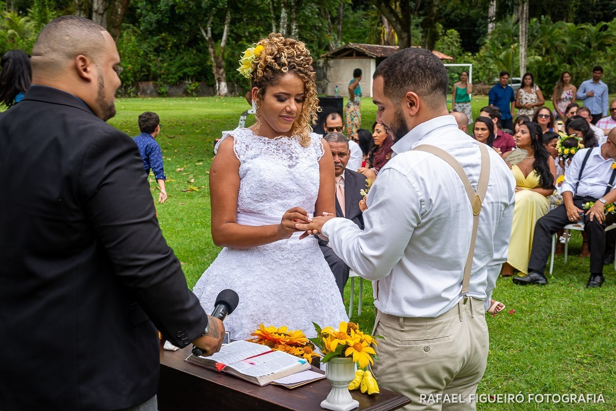 Casamento ao ar livre realizado na Chácara Brunelli em Aldeia dos Camarás-PE, com uma cerimonia emocionante, celebrada pelo Jadson Henrique fotografo casamentos rafael figueiró recife pernambuco rio de janeiro jeri jericoacoara fortaleza ceará