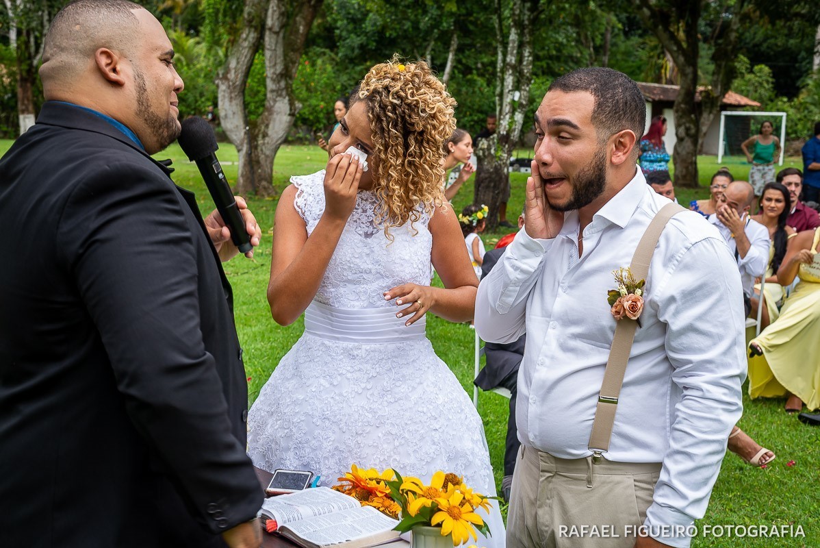 Casamento ao ar livre realizado na Chácara Brunelli em Aldeia dos Camarás-PE, com uma cerimonia emocionante, celebrada pelo Jadson Henrique fotografo casamentos rafael figueiró recife pernambuco rio de janeiro jeri jericoacoara fortaleza ceará
