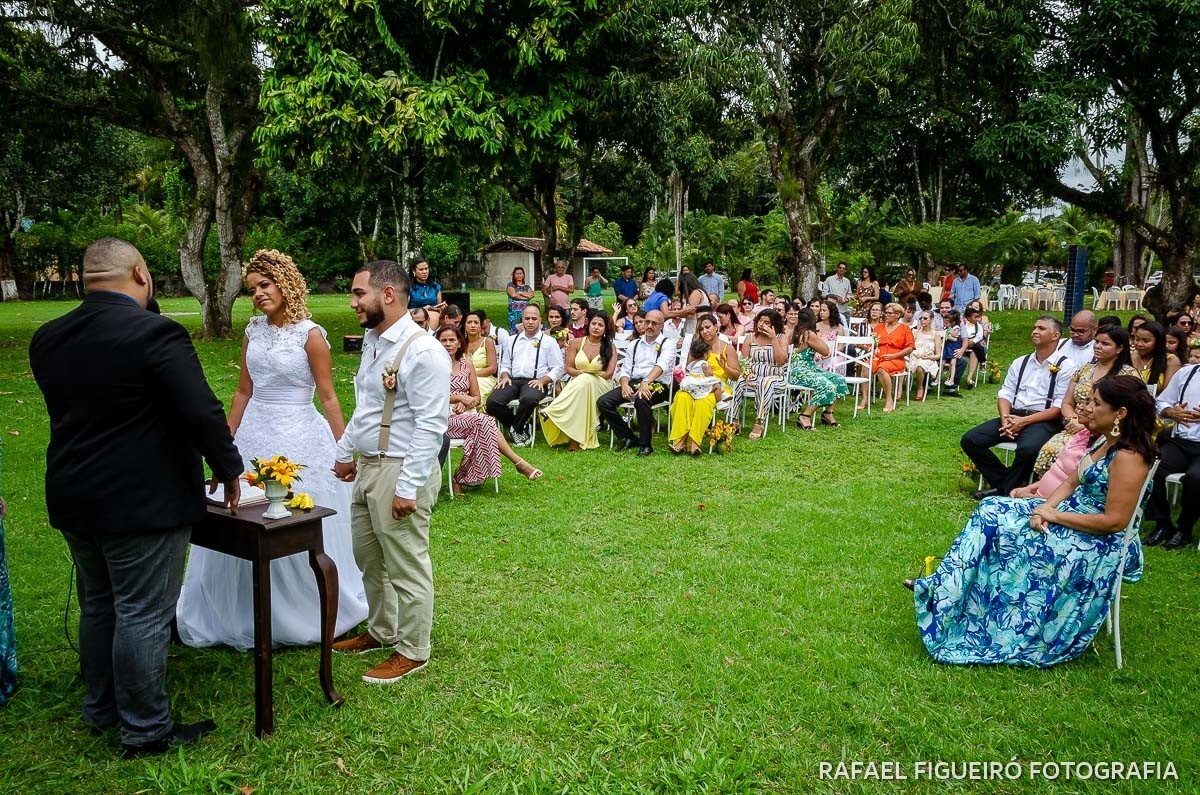 Casamento ao ar livre realizado na Chácara Brunelli em Aldeia dos Camarás-PE, com uma cerimonia emocionante, celebrada pelo Jadson Henrique fotografo casamentos rafael figueiró recife pernambuco rio de janeiro jeri jericoacoara fortaleza ceará