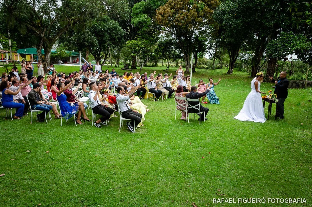 Casamento ao ar livre realizado na Chácara Brunelli em Aldeia dos Camarás-PE, com uma cerimonia emocionante, celebrada pelo Jadson Henrique fotografo casamentos rafael figueiró recife pernambuco rio de janeiro jeri jericoacoara fortaleza ceará