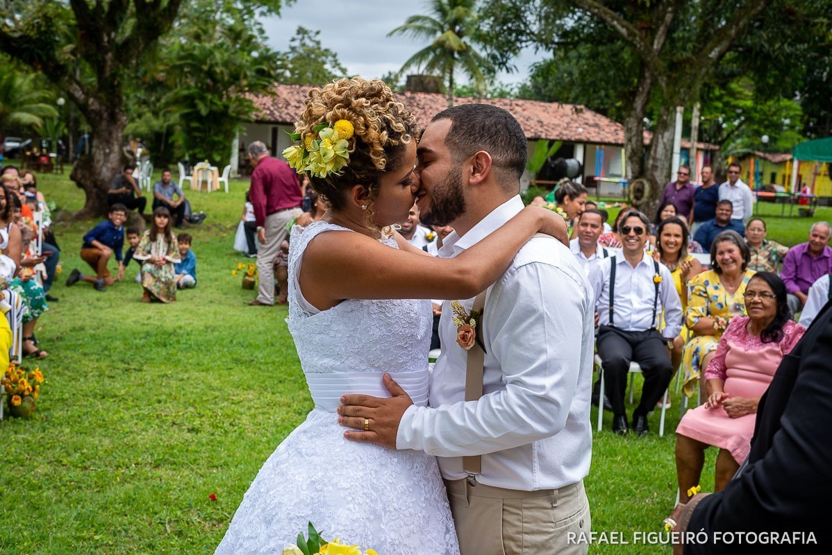 Casamento ao ar livre realizado na Chácara Brunelli em Aldeia dos Camarás-PE, com uma cerimonia emocionante, celebrada pelo Jadson Henrique fotografo casamentos rafael figueiró recife pernambuco rio de janeiro jeri jericoacoara fortaleza ceará