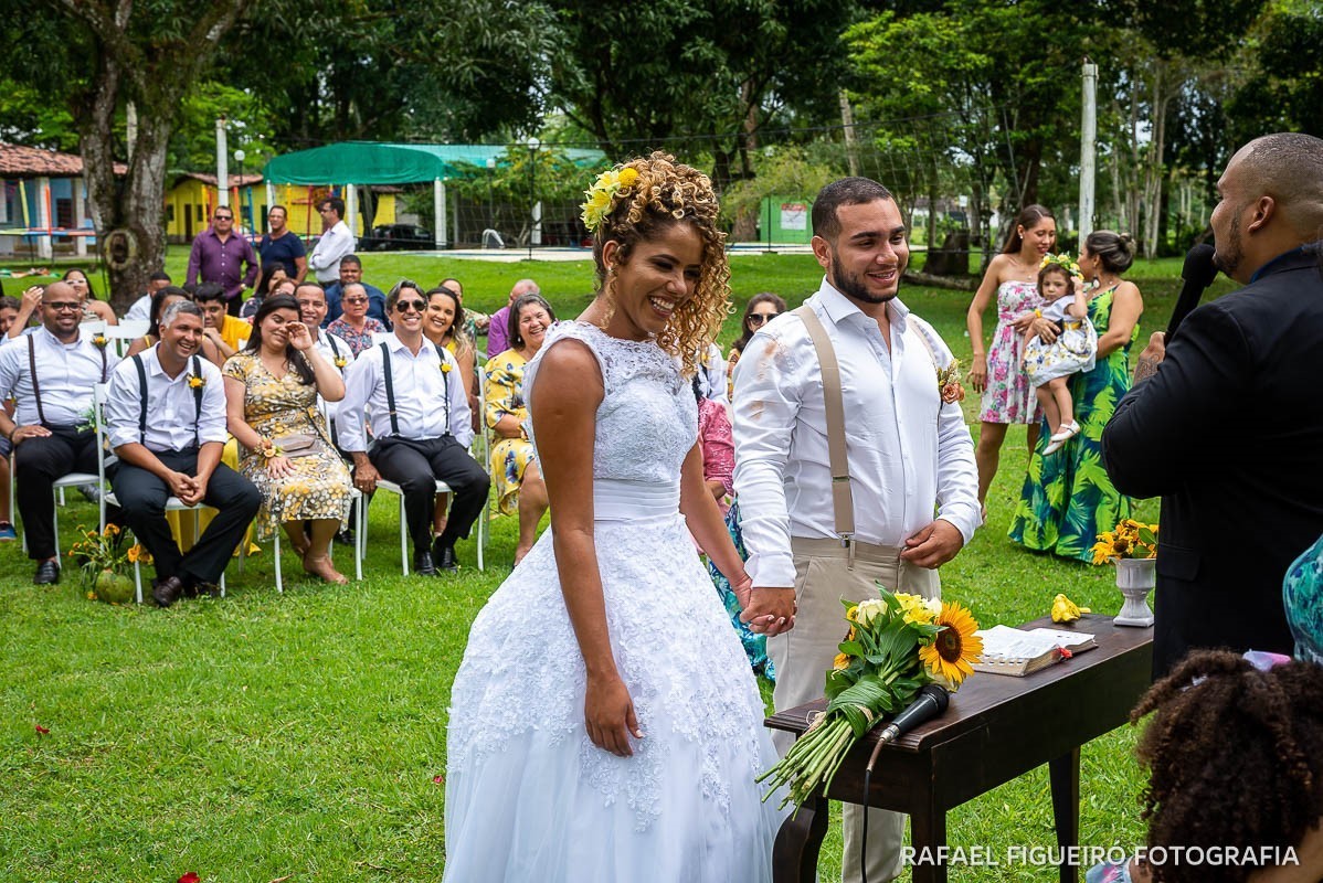 Casamento ao ar livre realizado na Chácara Brunelli em Aldeia dos Camarás-PE, com uma cerimonia emocionante, celebrada pelo Jadson Henrique fotografo casamentos rafael figueiró recife pernambuco rio de janeiro jeri jericoacoara fortaleza ceará