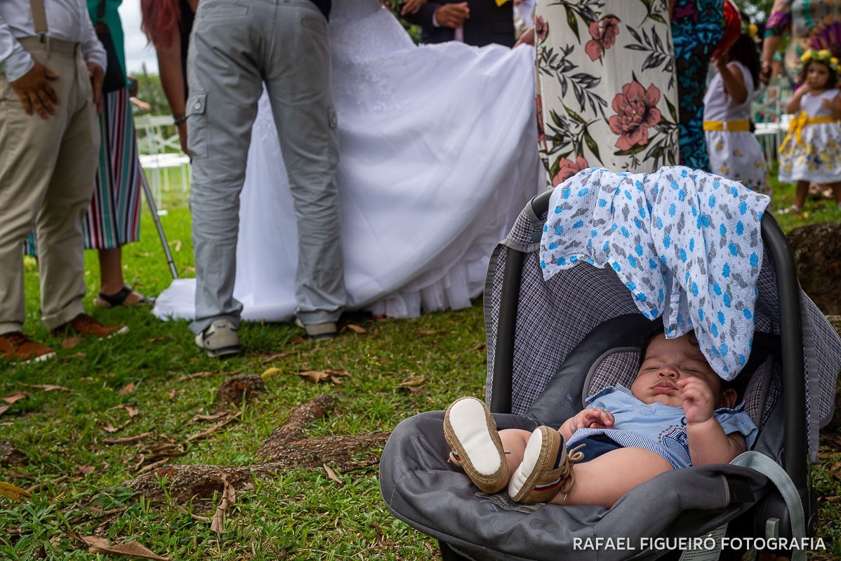 Casamento ao ar livre realizado na Chácara Brunelli em Aldeia dos Camarás-PE, com uma cerimonia emocionante, celebrada pelo Jadson Henrique fotografo casamentos rafael figueiró recife pernambuco rio de janeiro jeri jericoacoara fortaleza ceará