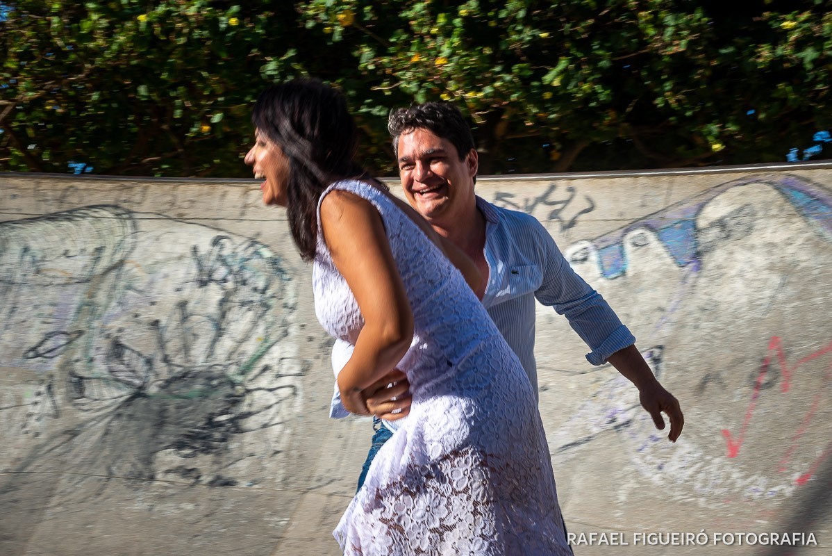 ensaio casal praia boa viagem edficio acayaca parque dona lindú setúbal rafael figueiro fotografia fotógrafo casamento recife pernambuco festa infantil