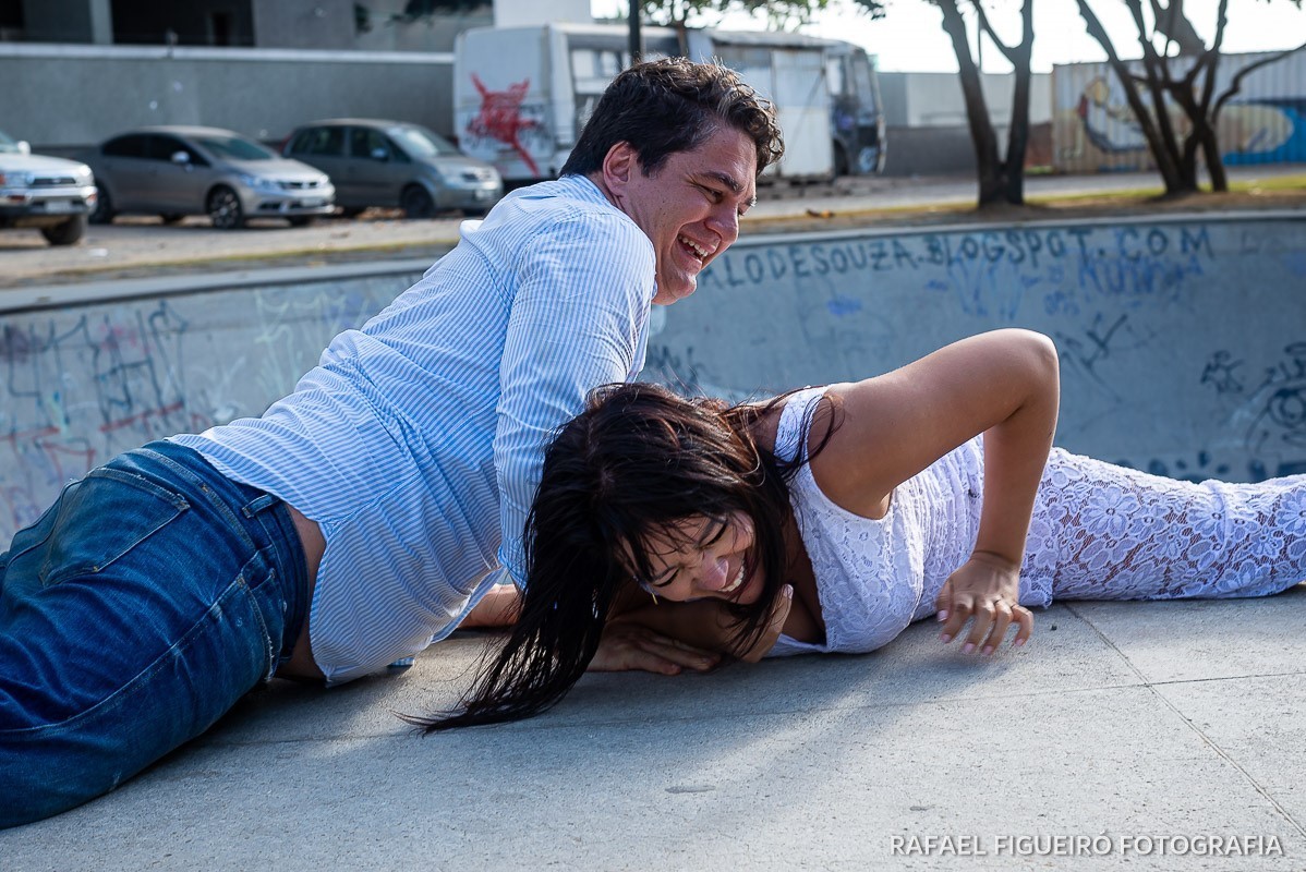 ensaio casal praia boa viagem edficio acayaca parque dona lindú setúbal rafael figueiro fotografia fotógrafo casamento recife pernambuco festa infantil