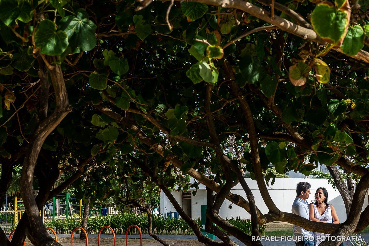 ensaio casal praia boa viagem edficio acayaca parque dona lindú setúbal rafael figueiro fotografia fotógrafo casamento recife pernambuco festa infantil