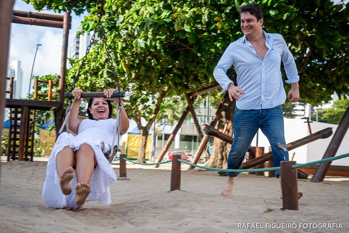 ensaio casal praia boa viagem edficio acayaca parque dona lindú setúbal rafael figueiro fotografia fotógrafo casamento recife pernambuco festa infantil