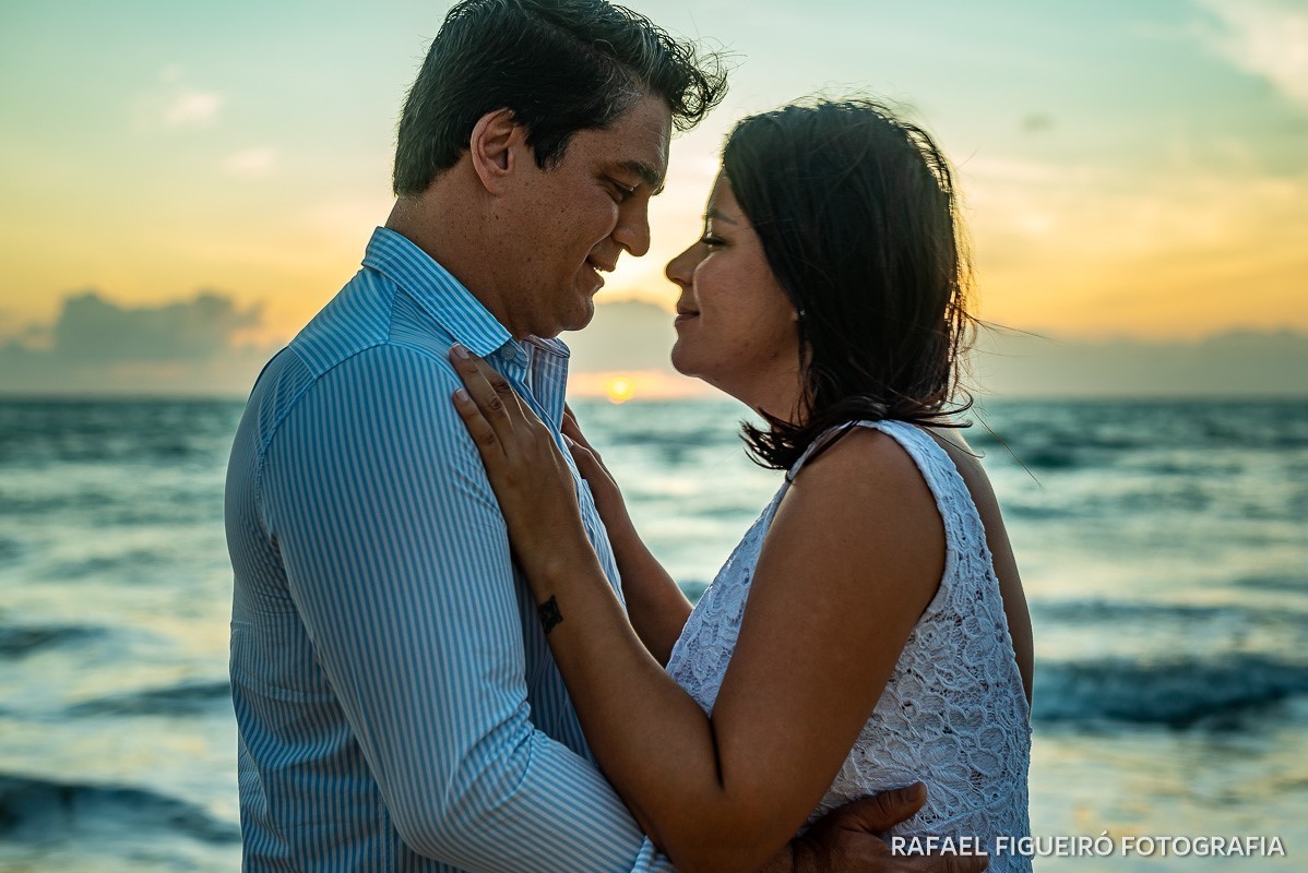 ensaio casal praia boa viagem edficio acayaca parque dona lindú setúbal rafael figueiro fotografia fotógrafo casamento recife pernambuco festa infantil